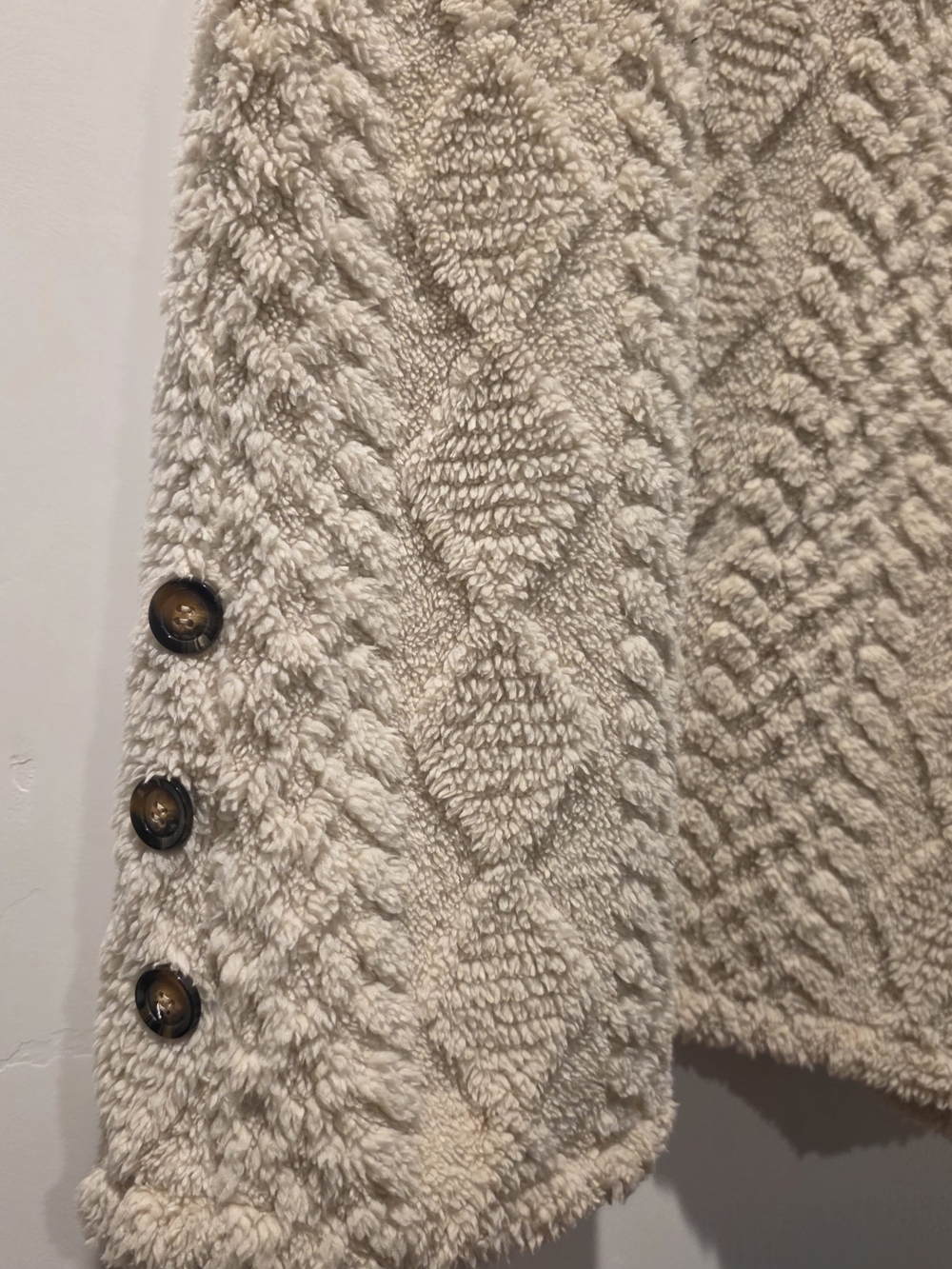 Teddy Sherpa Hooded Vest Cream Cable Knit Texture Size M NWOT - Picture 10 of 14